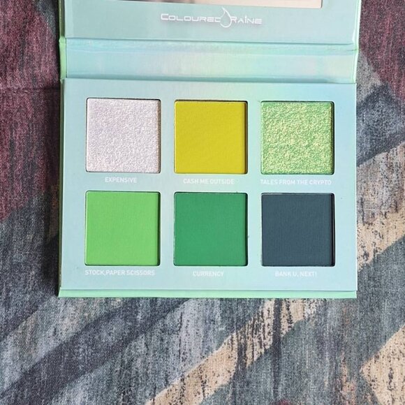 💚 Coloured Raine – Wealthy Chic Eyeshadow Palette (Brand New) - Picture 2 of 4